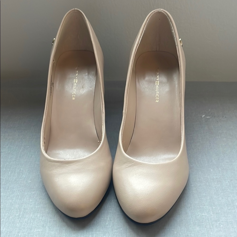 Tommy Hilfinger Beige and Black Pumps Heels Size 7 - Picture 6 of 13